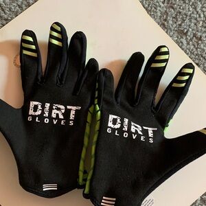 Black and Green Dirt Gloves